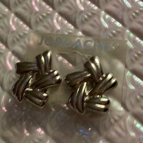 🌻NWT Clip Style Earrings “ Jordache “ Closet Must Have So Fun to Wear 🌻 - Picture 4 of 9